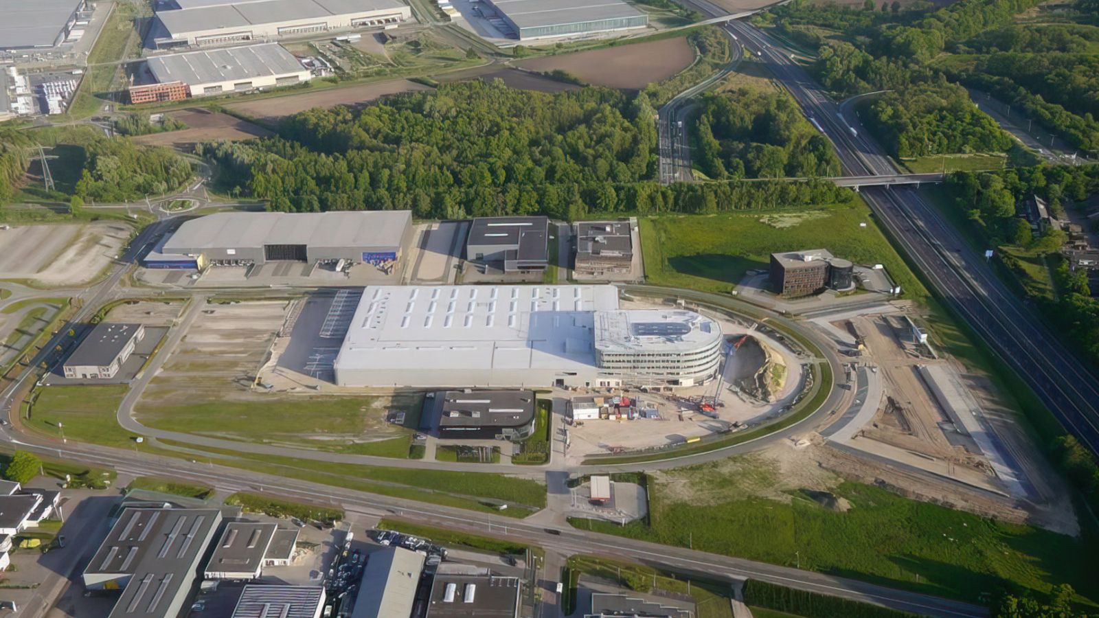 Luchtfoto van een bedrijventerrein