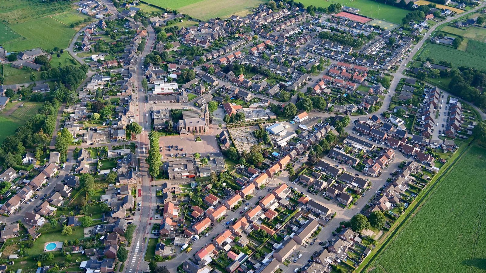 Luchtfoto van de wijk Leunen