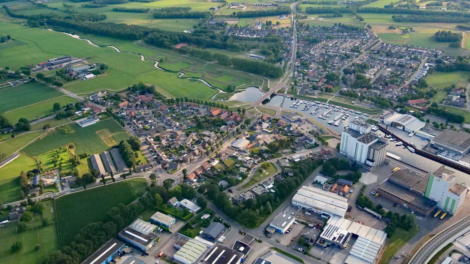 Luchtfoto van het dorp Wanssum